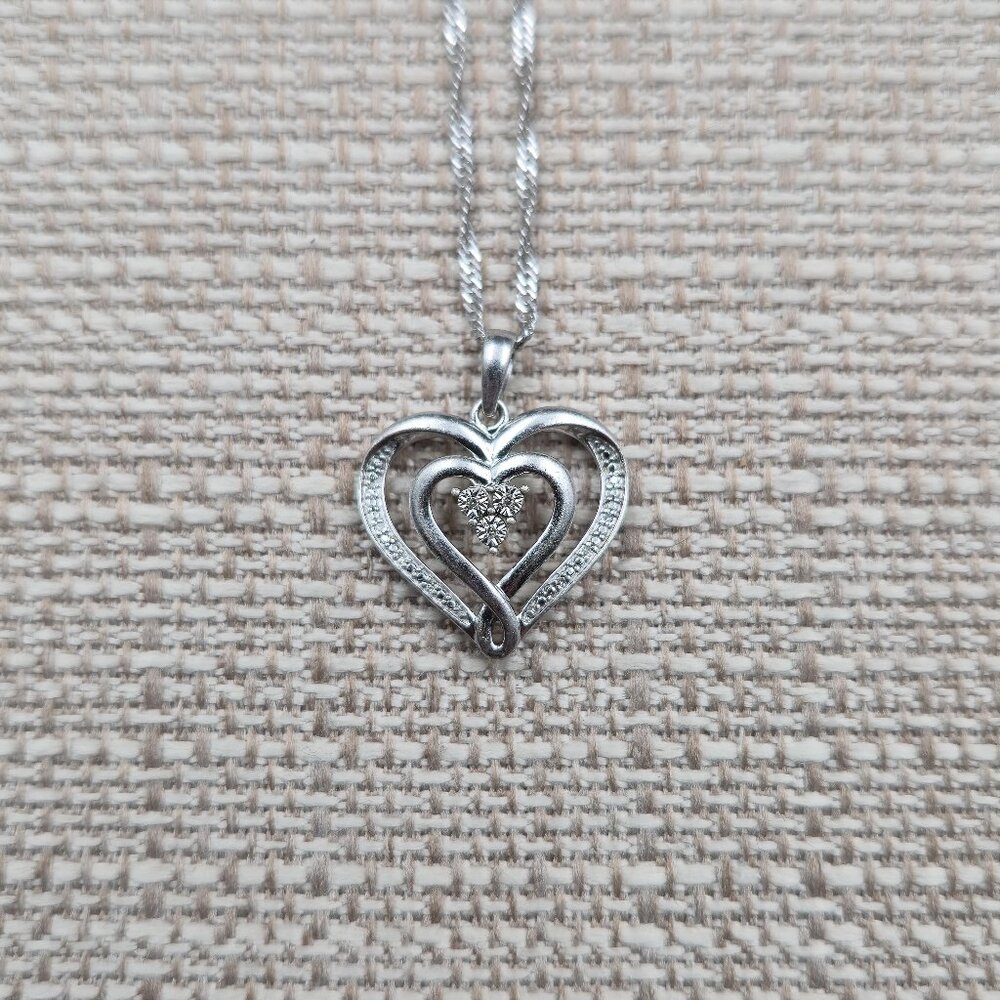 18 Inch Sterling Silver Several Small Genuine Diamonds Heart Necklace A6365 - Picture 4 of 8